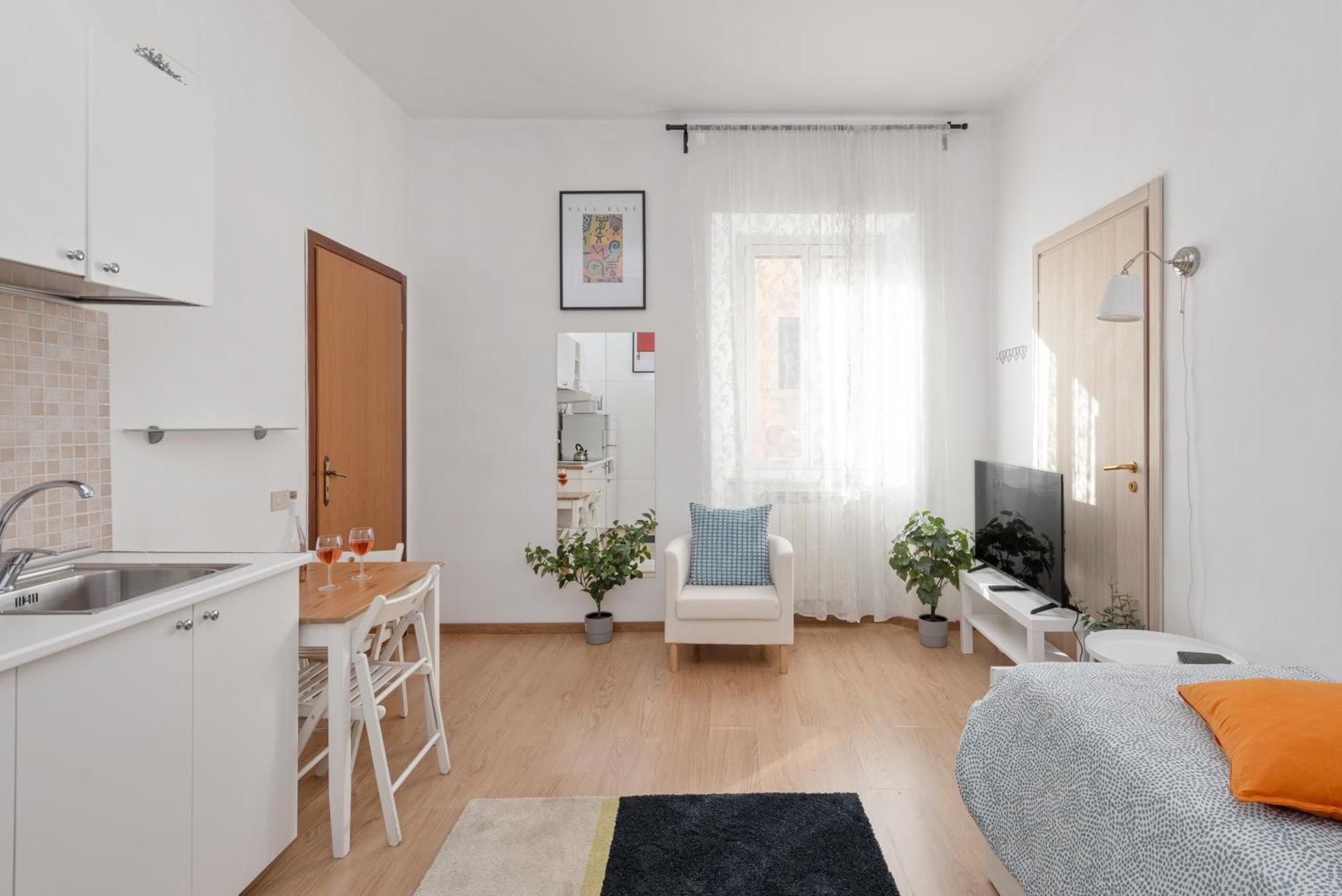 Central Little Basic Apartment Ρώμη Εξωτερικό φωτογραφία