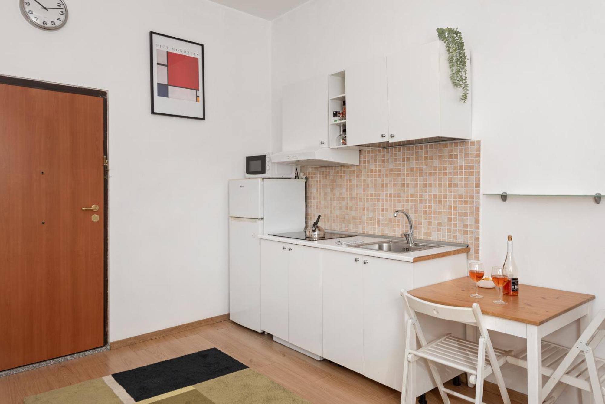 Central Little Basic Apartment Ρώμη Εξωτερικό φωτογραφία